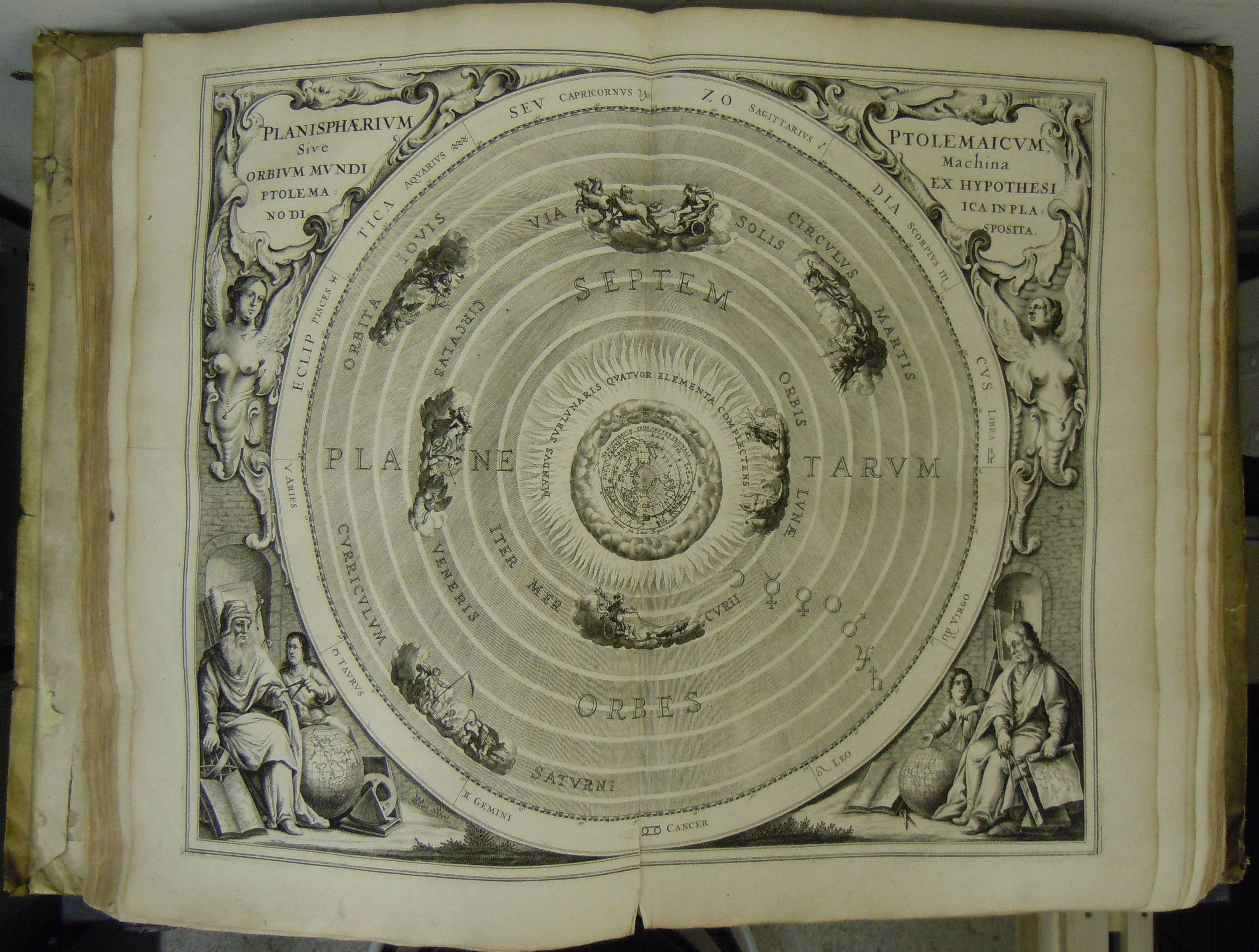 BT1.32.8, between pp. 8-9 of second sequence, Andreas Celarius’s Harmonia macrocosmica (1560)