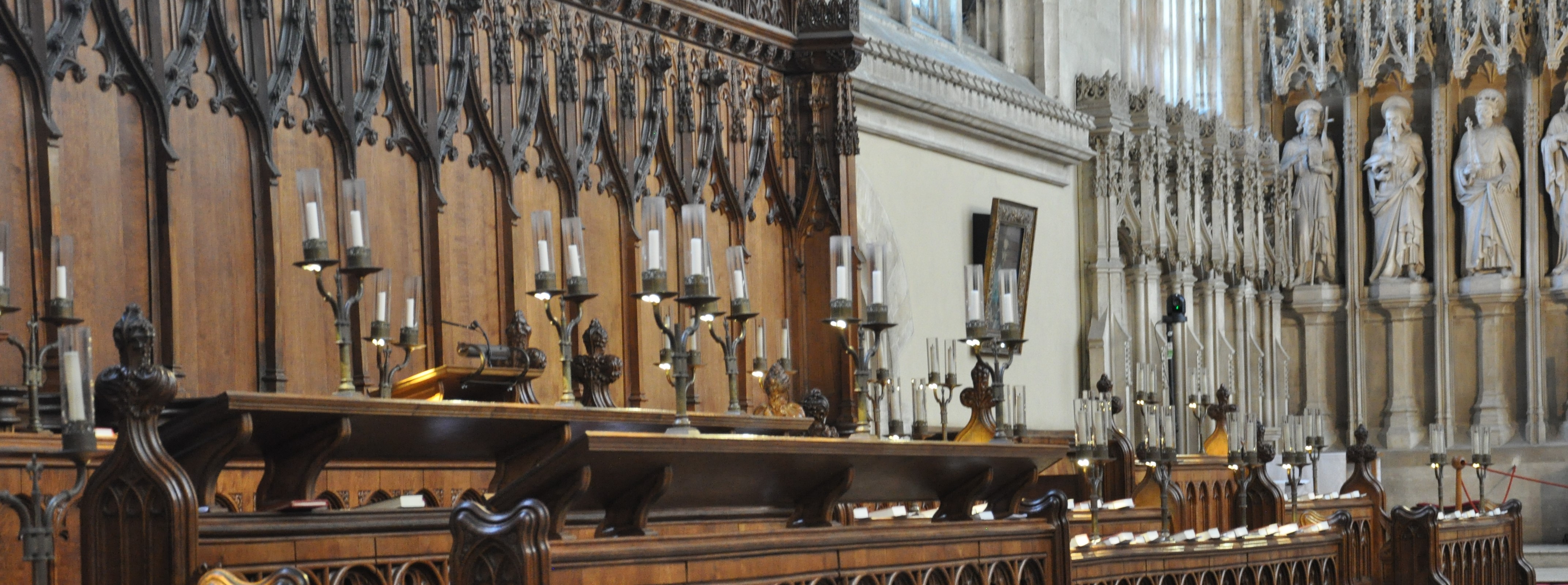 Electric candles in the Chapel