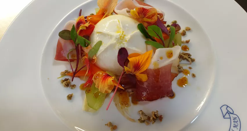 Cotswold ham, burrata, Oxfordshire honey